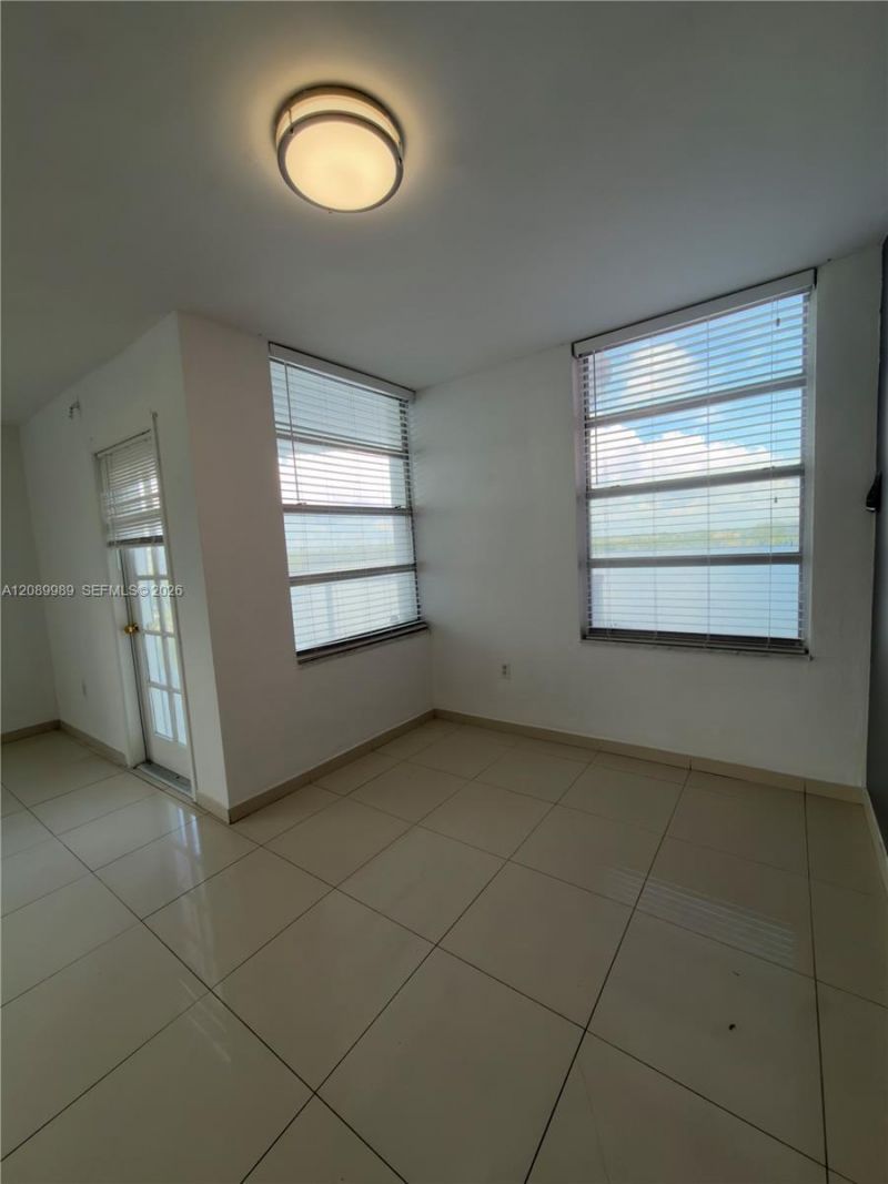 1301 NE Miami Gardens Dr , Unit 605W, Miami, FL 33179 Photo