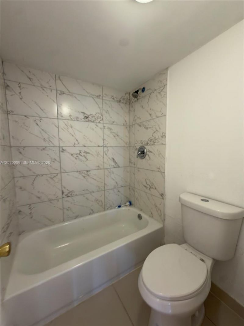 1301 NE Miami Gardens Dr , Unit 605W, Miami, FL 33179 Photo