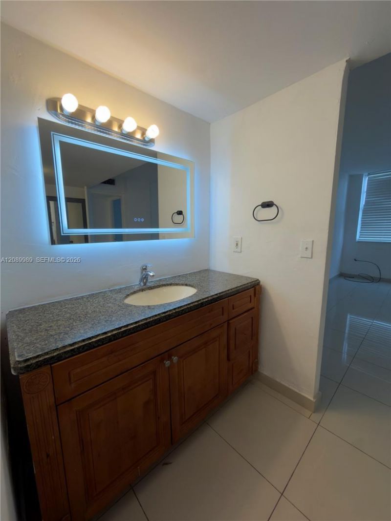 1301 NE Miami Gardens Dr , Unit 605W, Miami, FL 33179 Photo