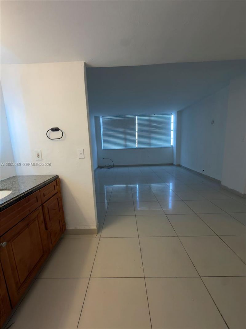 1301 NE Miami Gardens Dr , Unit 605W, Miami, FL 33179 Photo