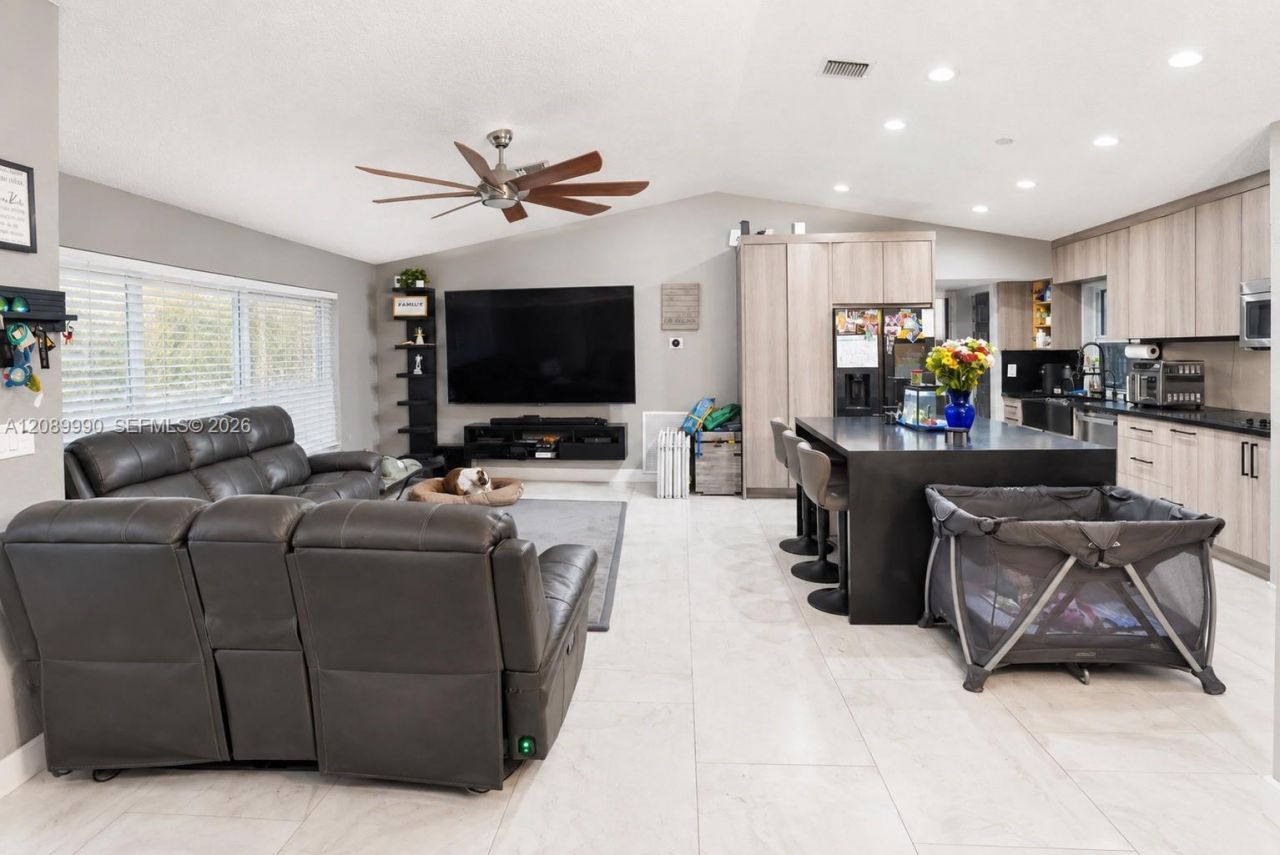 8501 NW 53rd St, Lauderhill, FL 33351 Photo