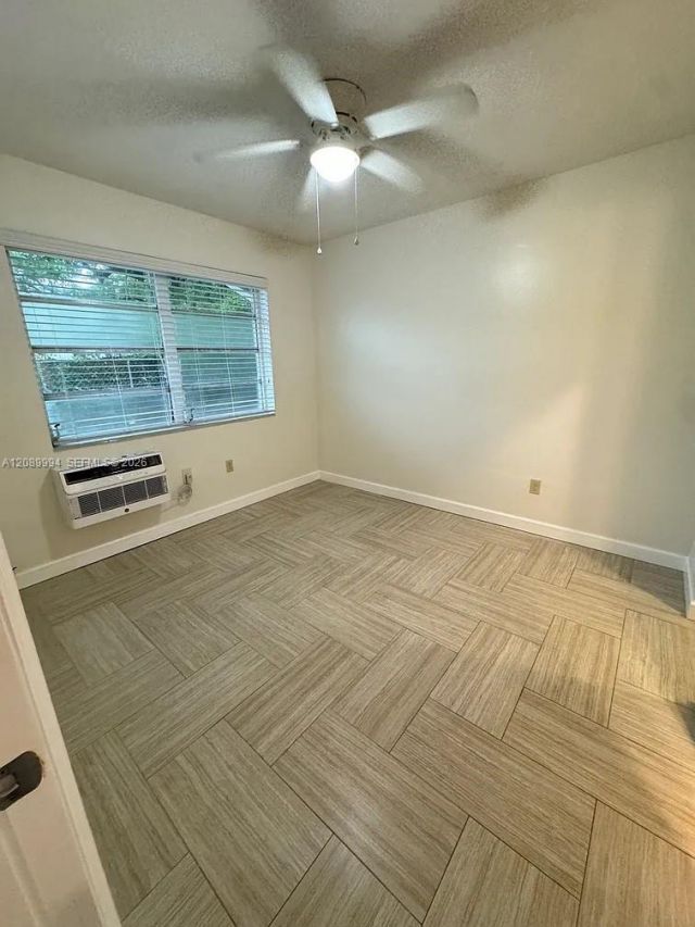 11890 NE 16th Ave, Unit 4, Miami, FL 33161 Photo