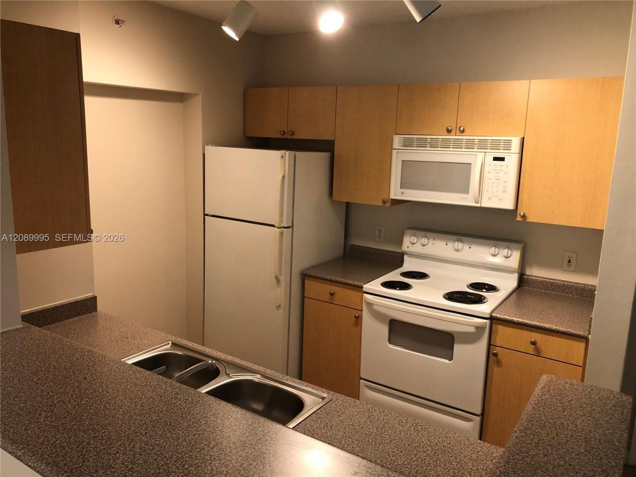 1919 Van Buren St , Unit 215A, Hollywood, FL 33020 Photo