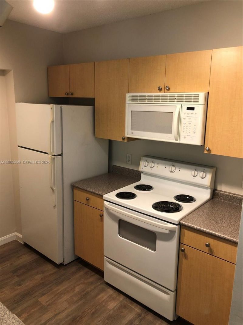 1919 Van Buren St , Unit 215A, Hollywood, FL 33020 Photo