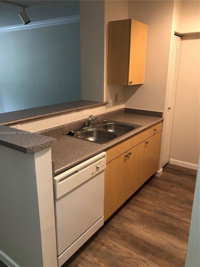 1919 Van Buren St , Unit 215A, Hollywood, FL 33020 Photo