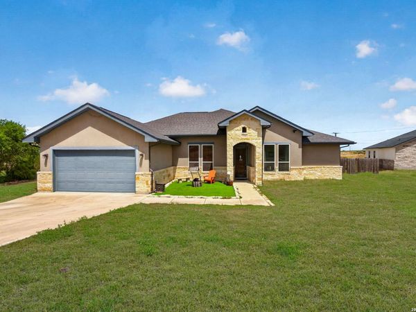 726 Abbott Cv, St Hedwig, TX 78152