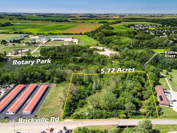 000 Brickville Road , Sycamore, IL 60178