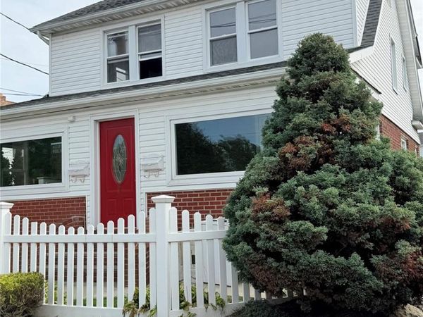 557 Newbridge Road , East Meadow, NY 11554