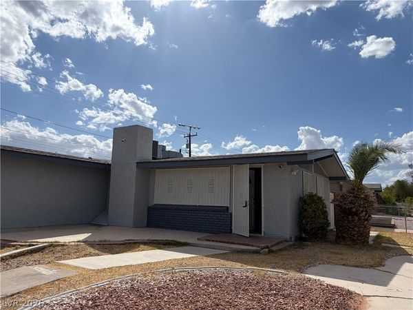 5701 Evergreen Avenue , Las Vegas, NV 89107