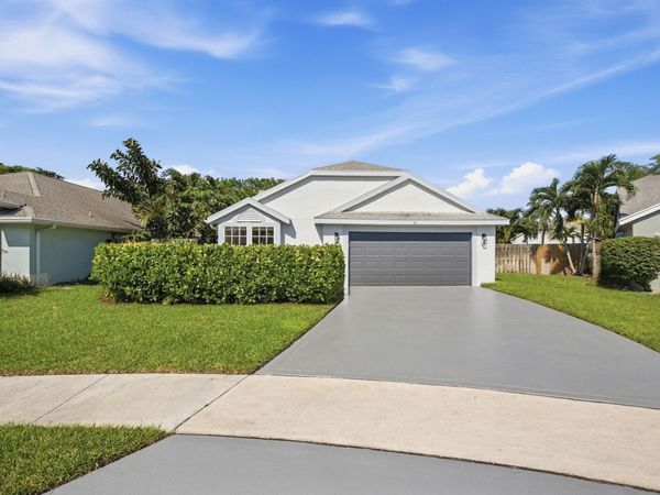 14 HEATHER TRACE Drive, Boynton Beach, FL 33436