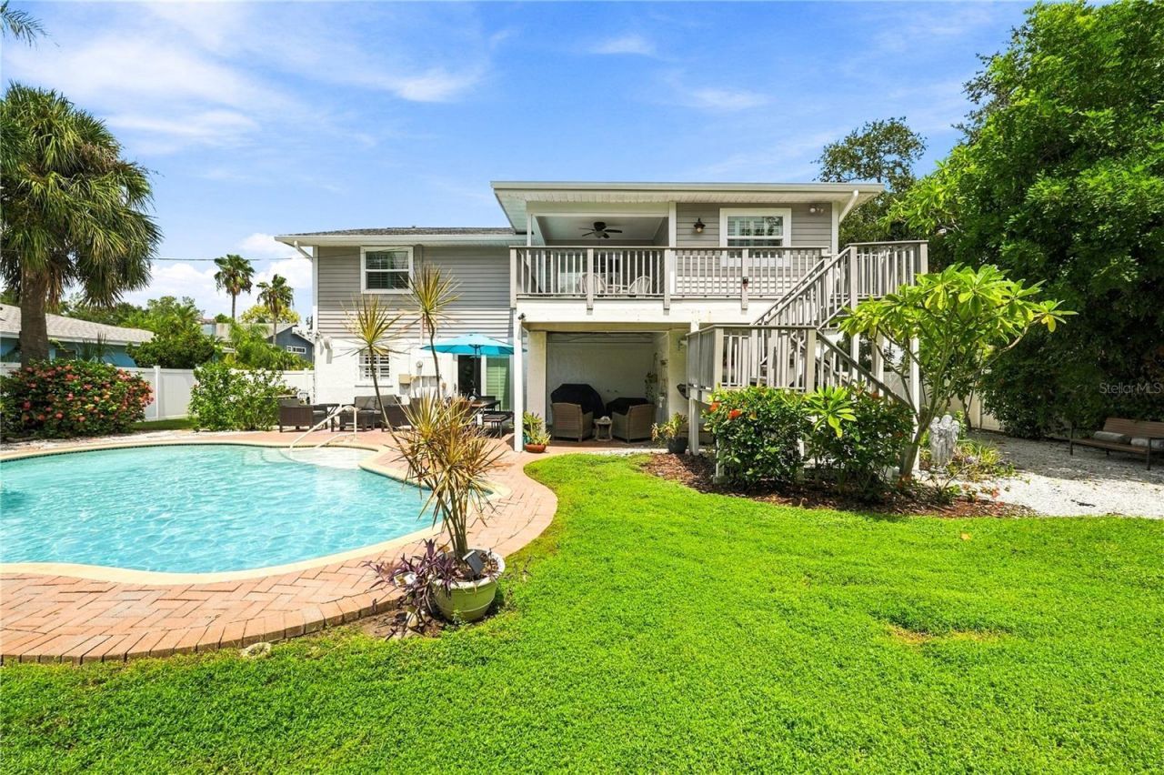 112 6th Street, Belleair Beach, FL 33786 Photo
