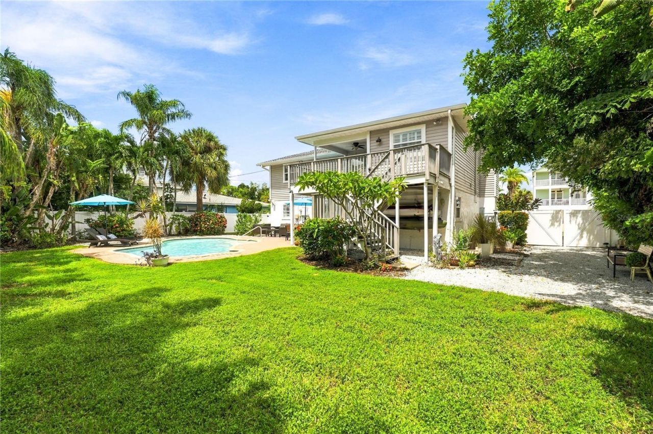 112 6th Street, Belleair Beach, FL 33786 Photo