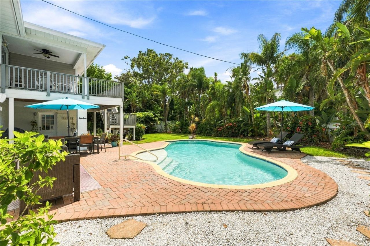112 6th Street, Belleair Beach, FL 33786 Photo