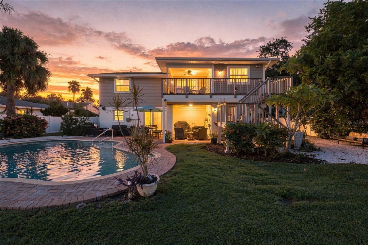 112 6th Street, Belleair Beach, FL 33786 Photo