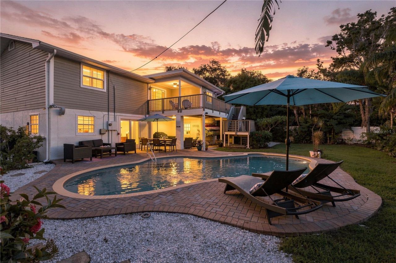 112 6th Street, Belleair Beach, FL 33786 Photo