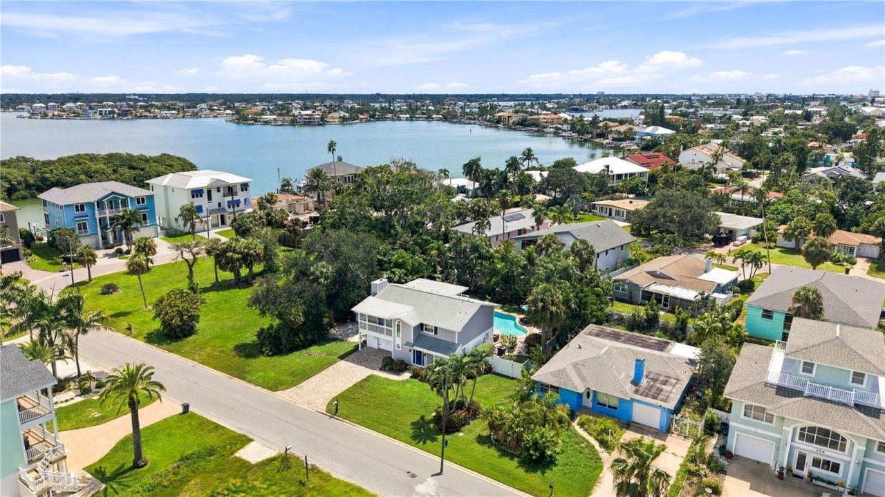 112 6th Street, Belleair Beach, FL 33786 Photo