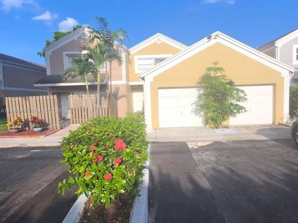 1393 NW 124th Ave, Unit 1393, Pembroke Pines, FL 33026