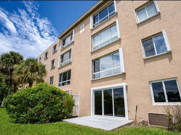 5810 Crystal Shores Dr , Unit 102, Boynton Beach, FL 33437