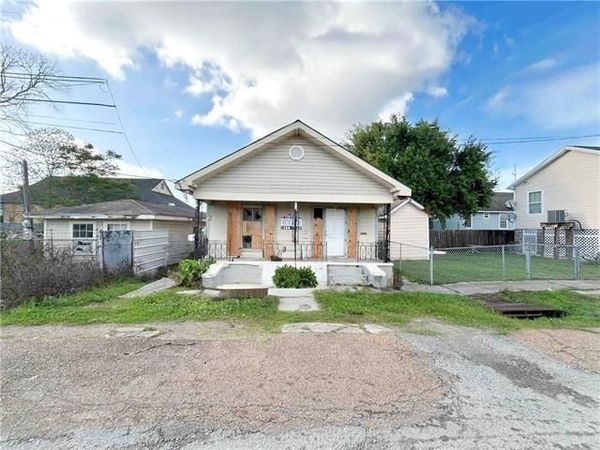 2407 S MIRO Street , New Orleans, LA 70125