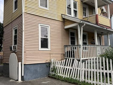 60 Montmorenci St., Springfield, MA 01107