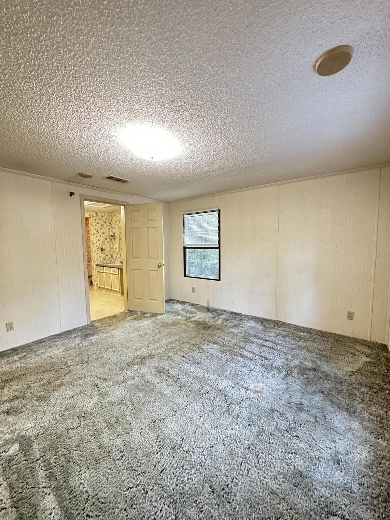 119 E Medina Street Photo 4