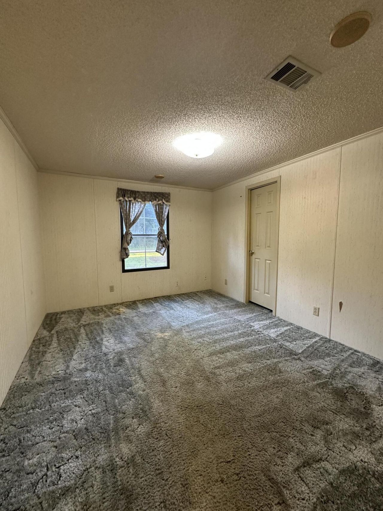 119 E Medina Street Photo 5