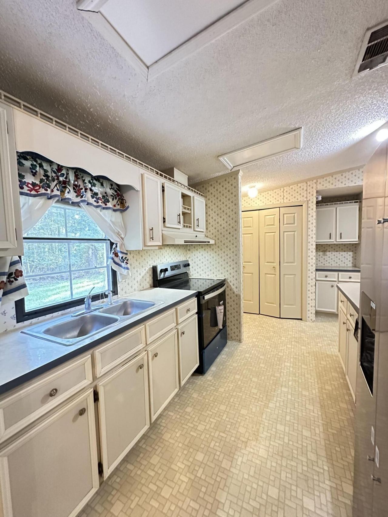 119 E Medina Street Photo 7
