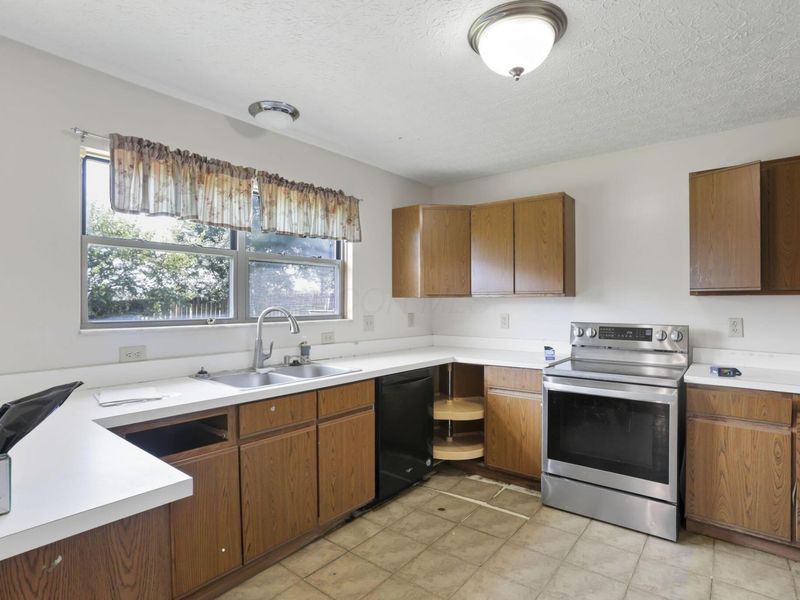 5901 Katelyn Lane, Canal Winchester, OH 43110 Photo 13