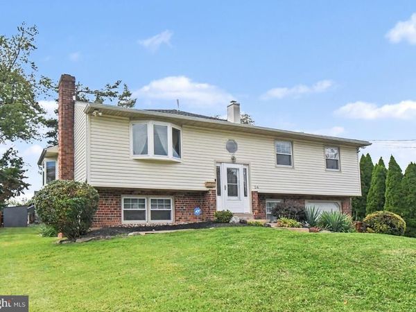 24 SCHOOL, WILLOW GROVE, PA 19090