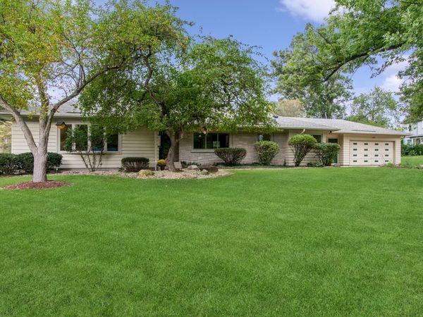 1191 S Batavia Avenue, Batavia, IL 60510