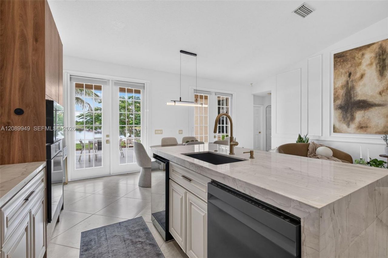 820 Falling Water Rd , Weston, FL 33326 Photo