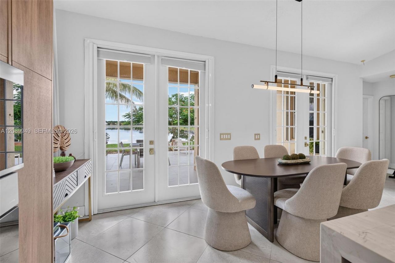 820 Falling Water Rd , Weston, FL 33326 Photo