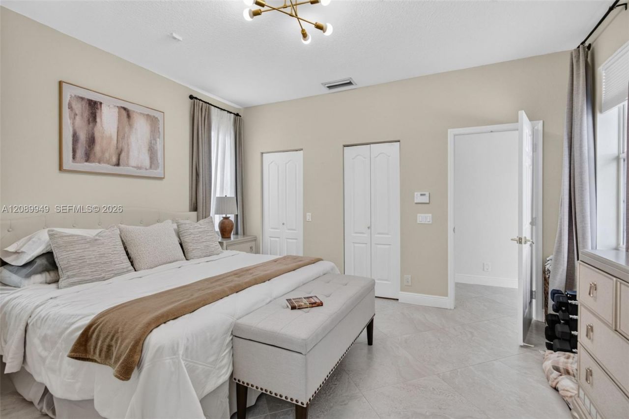 820 Falling Water Rd , Weston, FL 33326 Photo