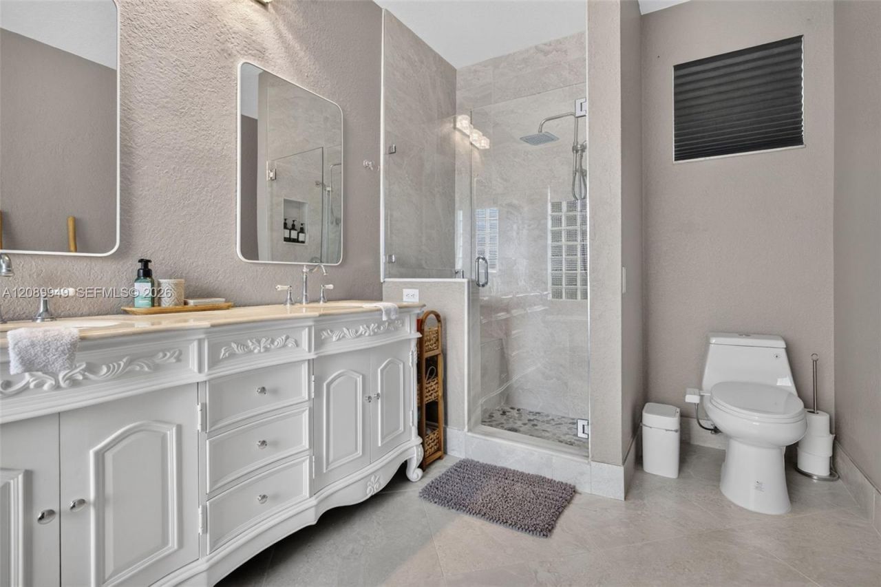 820 Falling Water Rd , Weston, FL 33326 Photo