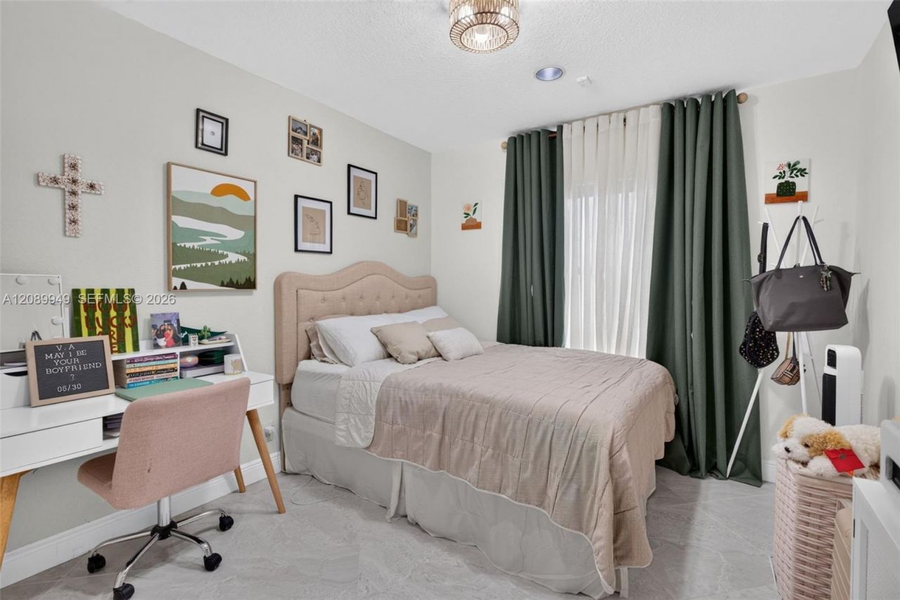 820 Falling Water Rd , Weston, FL 33326 Photo