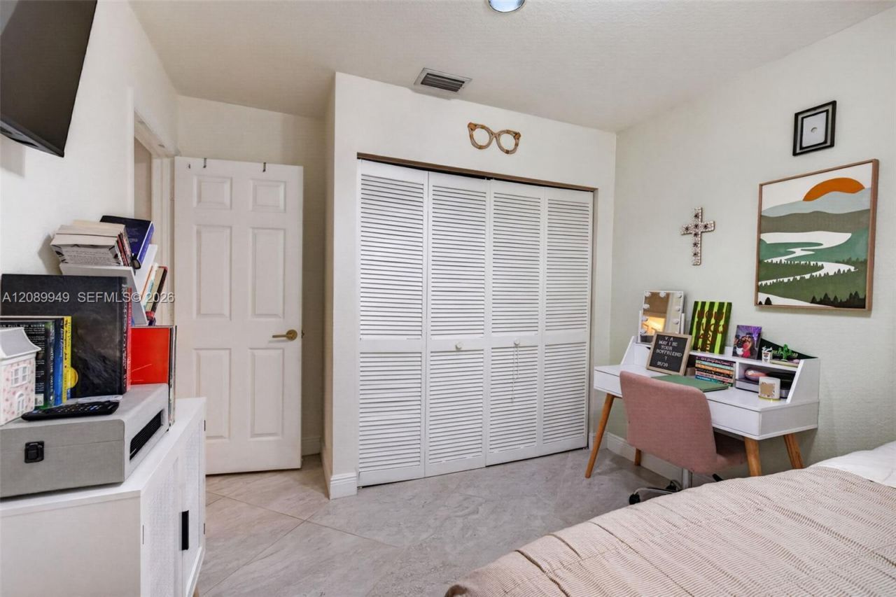 820 Falling Water Rd , Weston, FL 33326 Photo