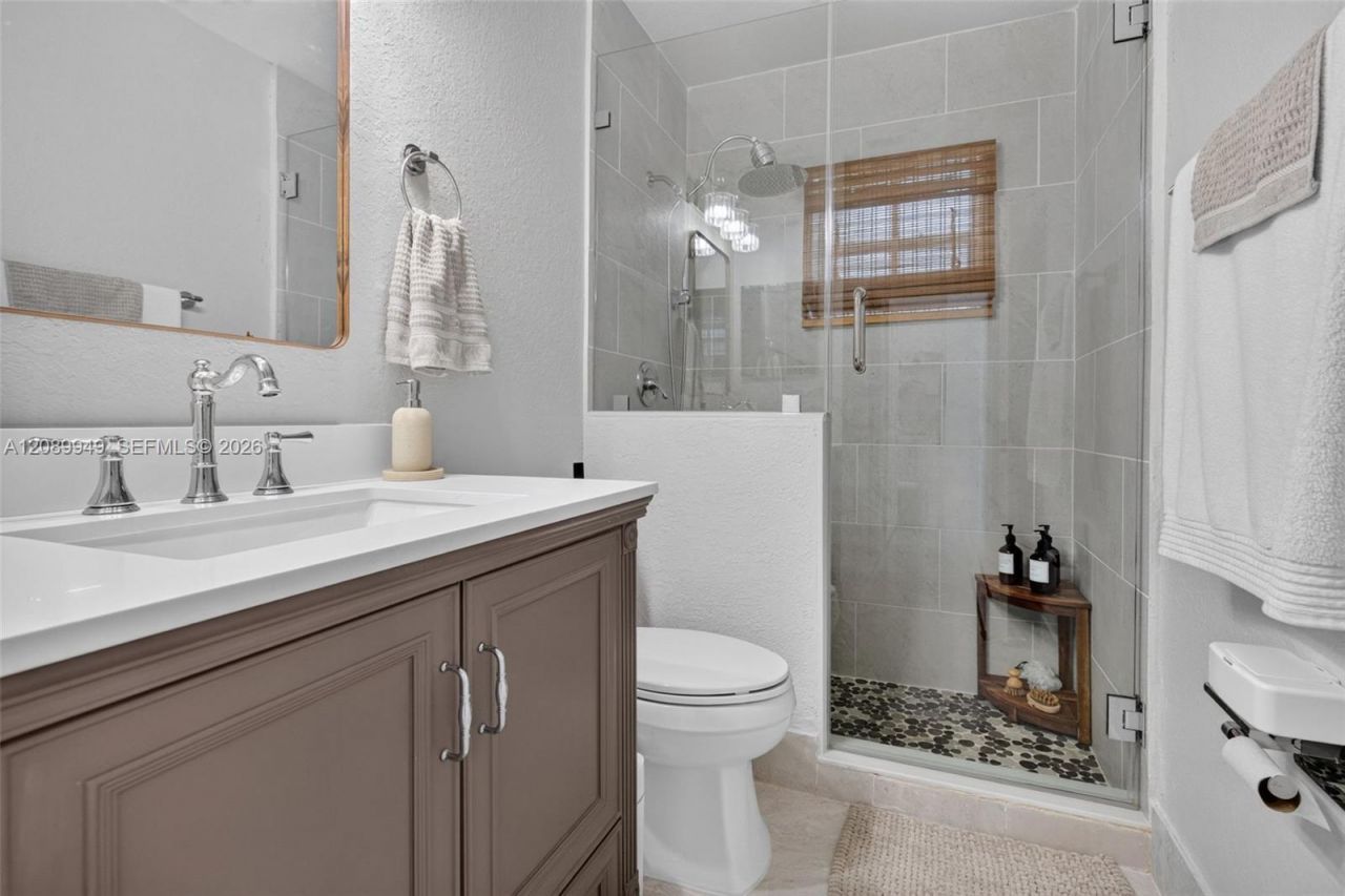 820 Falling Water Rd , Weston, FL 33326 Photo