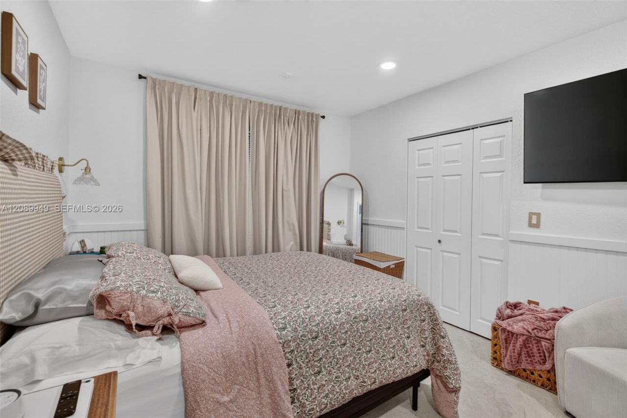 820 Falling Water Rd , Weston, FL 33326 Photo
