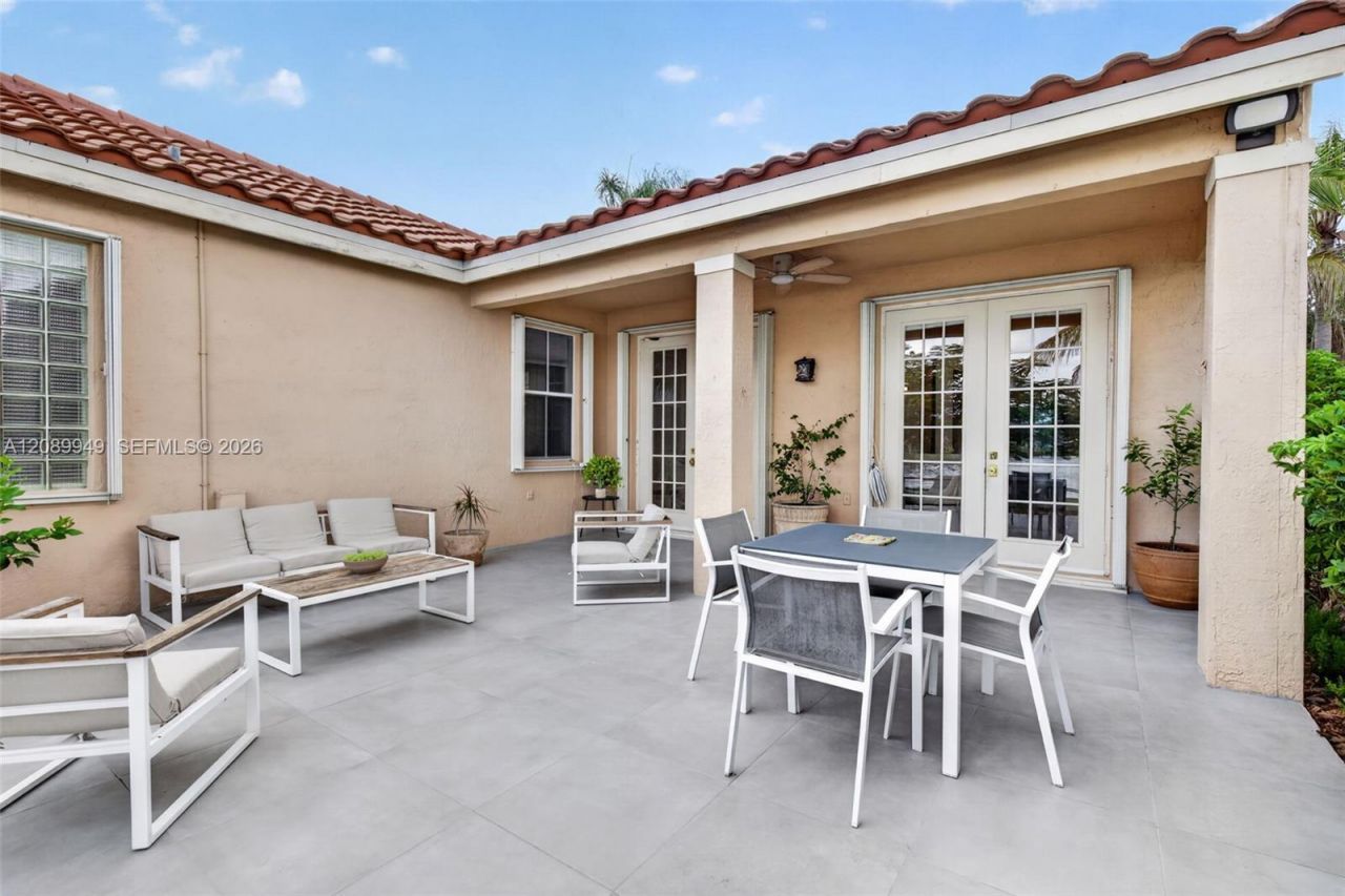 820 Falling Water Rd , Weston, FL 33326 Photo
