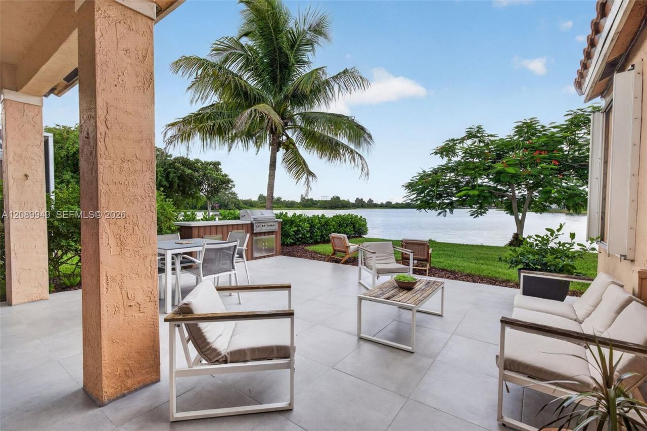 820 Falling Water Rd , Weston, FL 33326 Photo