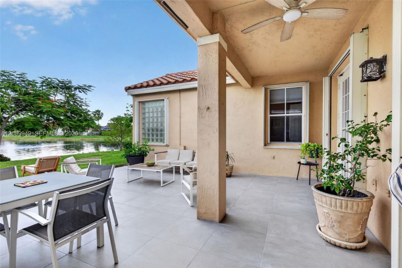 820 Falling Water Rd , Weston, FL 33326 Photo