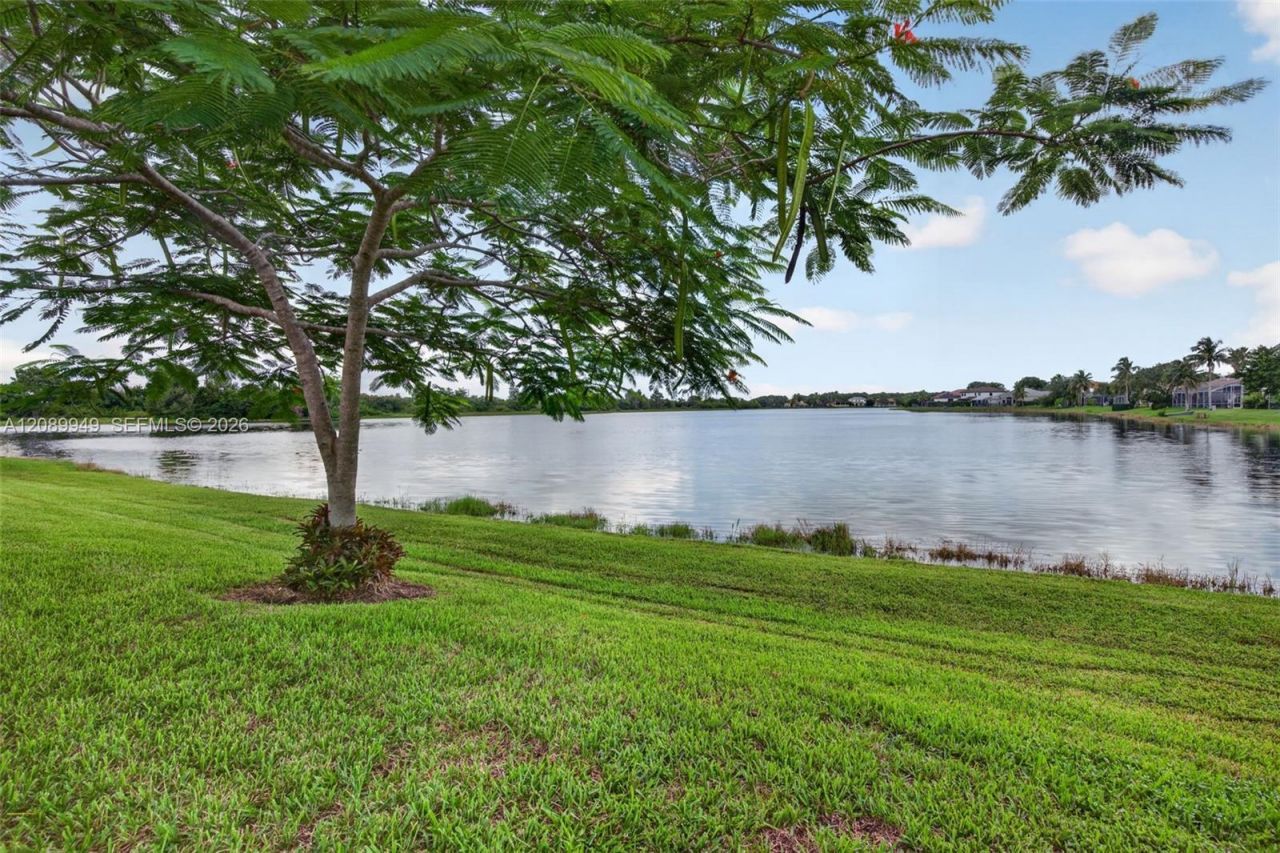 820 Falling Water Rd , Weston, FL 33326 Photo