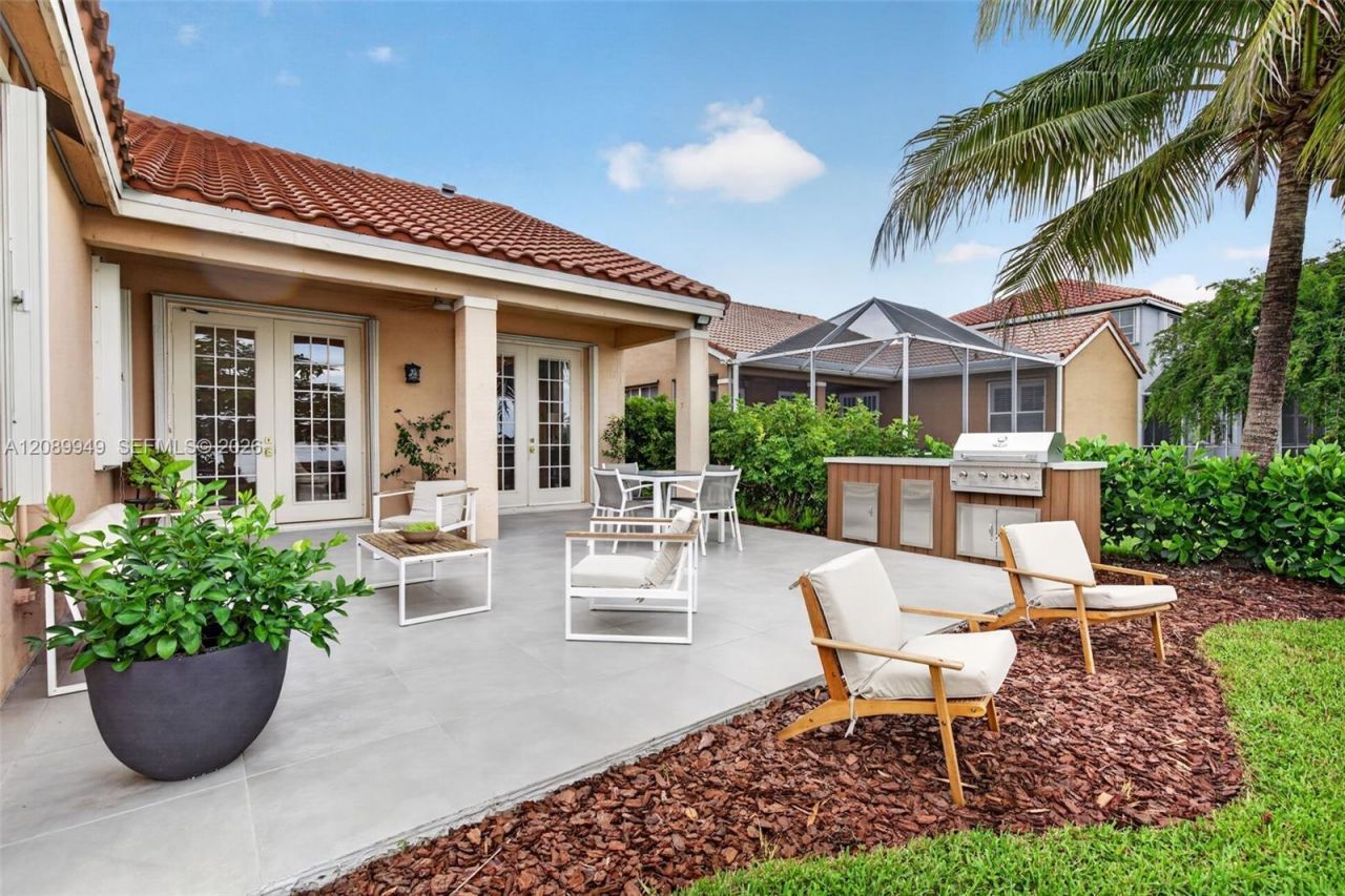 820 Falling Water Rd , Weston, FL 33326 Photo