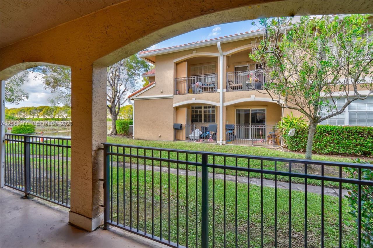 230 SW 117th Ter , Unit 11108, Pembroke Pines, FL 33025 Photo