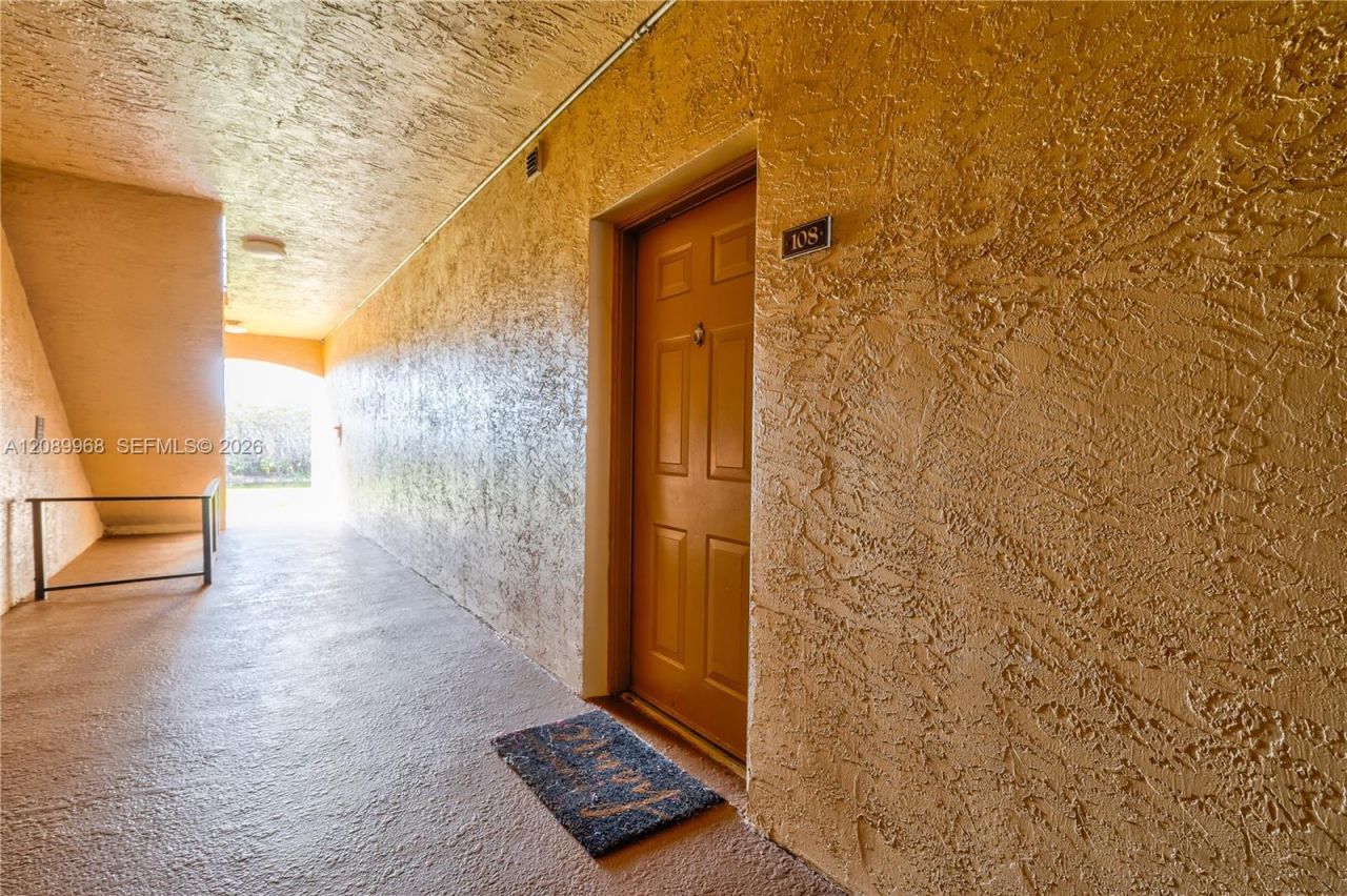230 SW 117th Ter , Unit 11108, Pembroke Pines, FL 33025 Photo