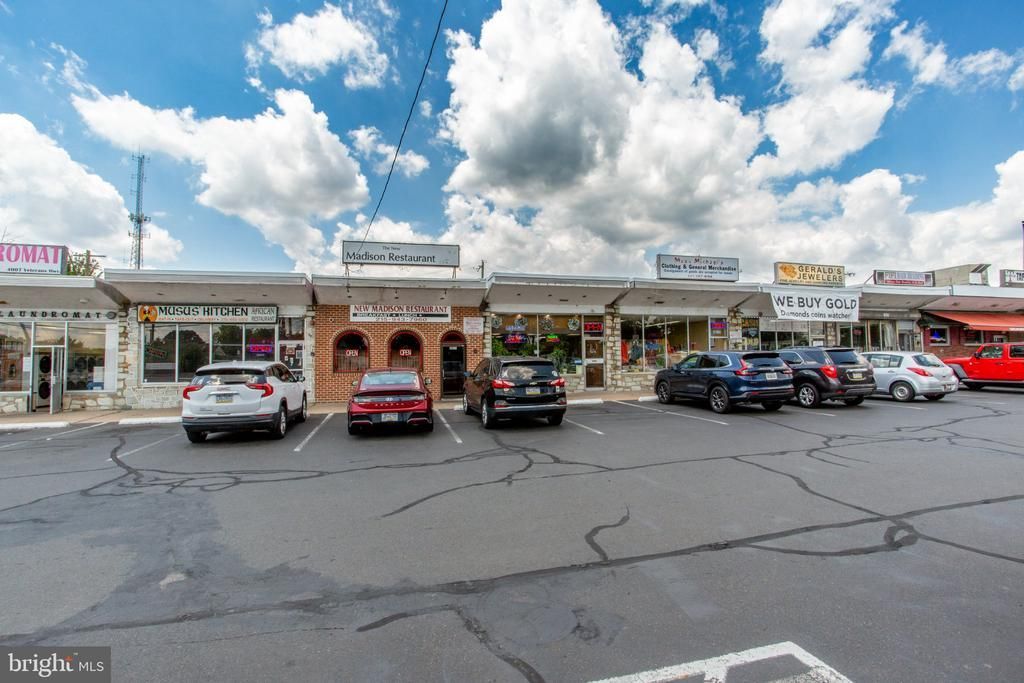 4009 VETERANS HIGHWAY, LEVITTOWN, PA 19056