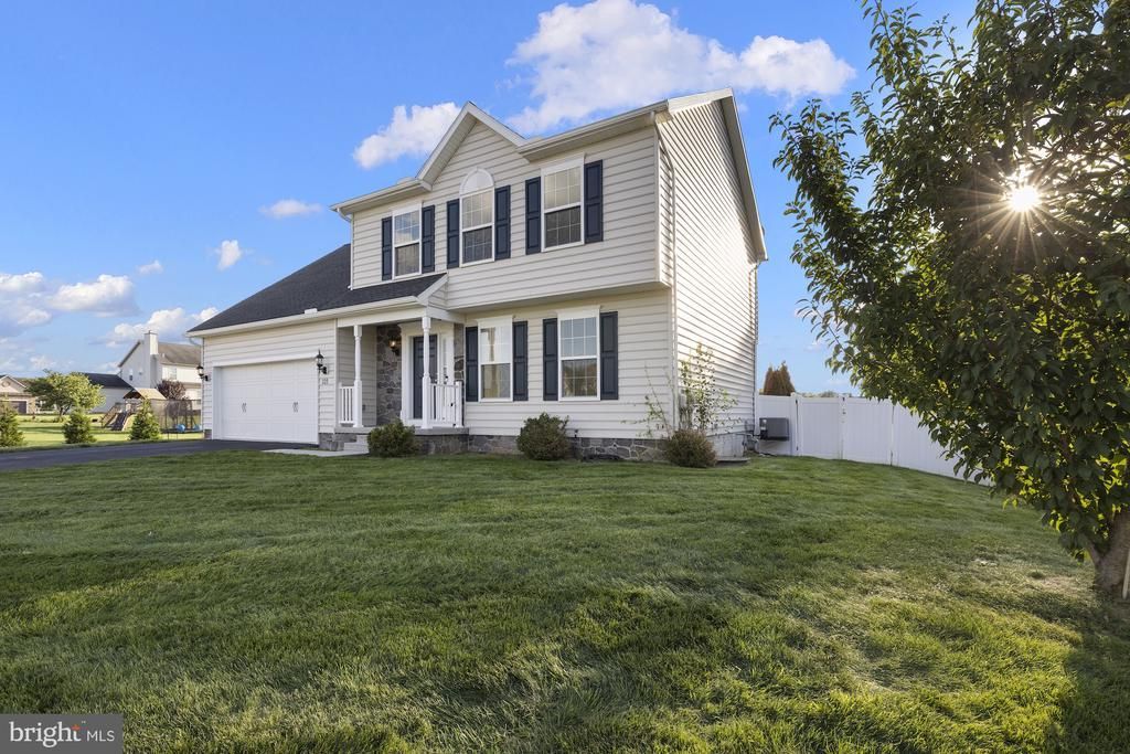 320 Friendly Drive, Hanover, PA 17331 Main Photo