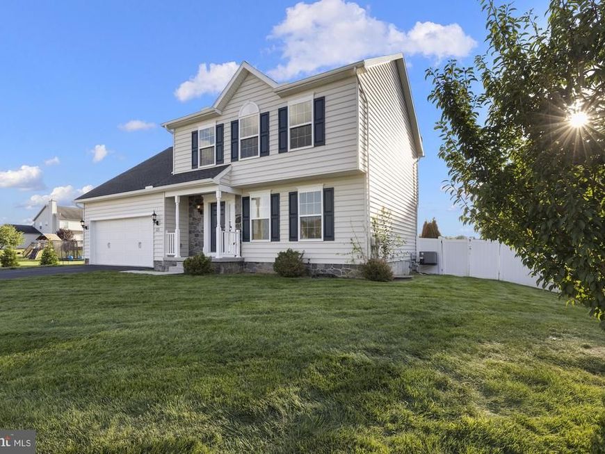 320 Friendly Drive, Hanover, PA 17331 Main Photo