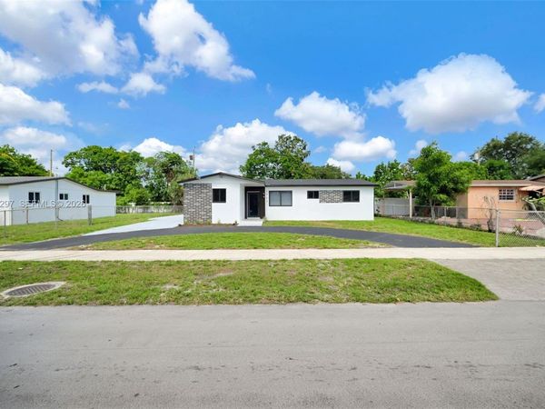17221 NW 24th Pl , Miami Gardens, FL 33056