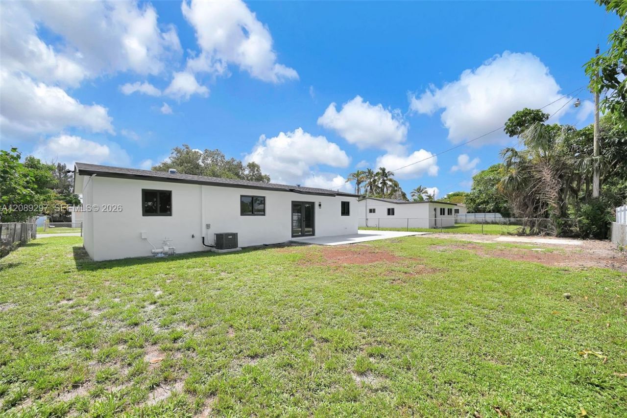 17221 NW 24th Pl, Miami Gardens, FL 33056 Photo
